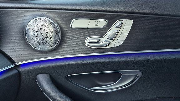 Mercedes-Benz E220 d 5 of 6