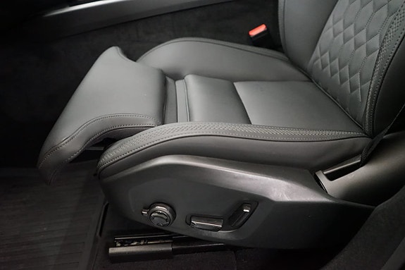 Volvo XC60 13 of 21