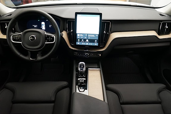 Volvo XC60 6 of 22