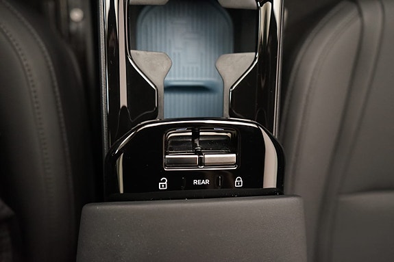 Volvo EX30 13 of 18