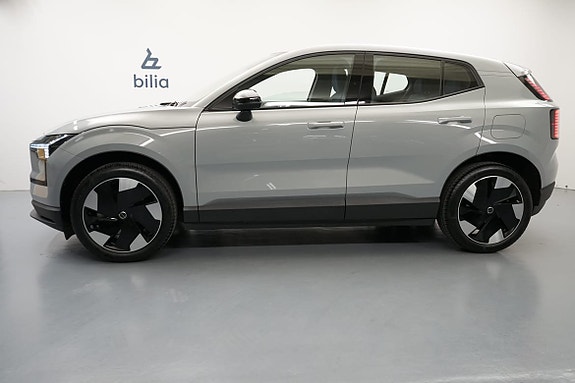 Volvo EX30 2 of 18