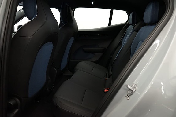 Volvo EX30 7 of 18