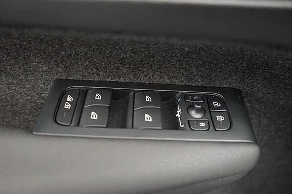 Volvo EX40 11 of 19