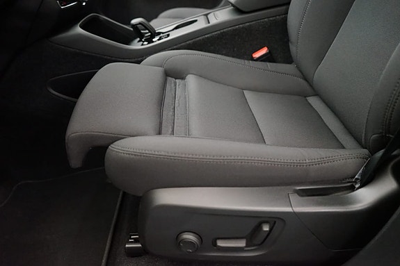 Volvo EX40 13 of 19