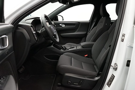 Volvo EX40 5 of 19
