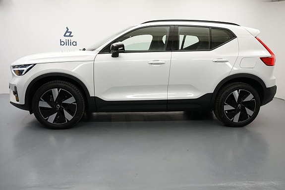 Volvo EX40 2 of 19