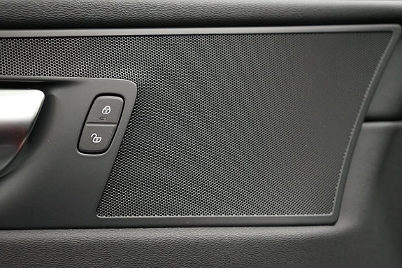 Volvo XC60 12 of 19