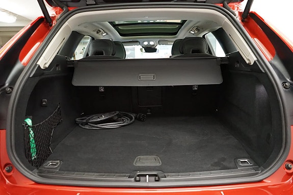 Volvo XC60 8 of 19