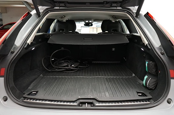 Volvo V90 8 of 18