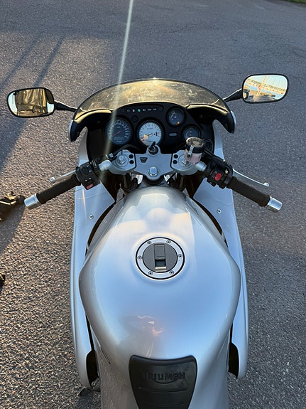 Triumph Sprint 955 ST 2 of 4
