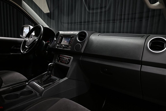 Volkswagen Amarok 23 of 25