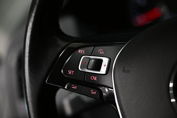 Volkswagen Caravelle 26 of 28