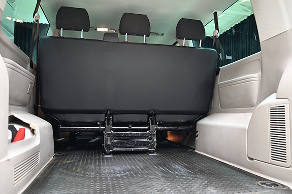 Volkswagen Caravelle 9 of 28