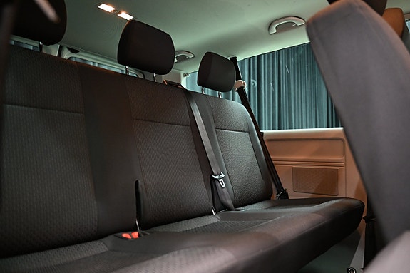 Volkswagen Caravelle 7 of 28