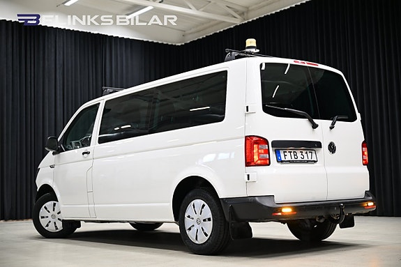 Volkswagen Caravelle 5 of 28