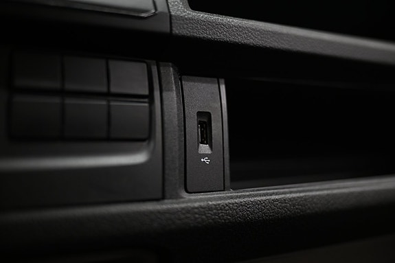 Volkswagen Caravelle 25 of 28