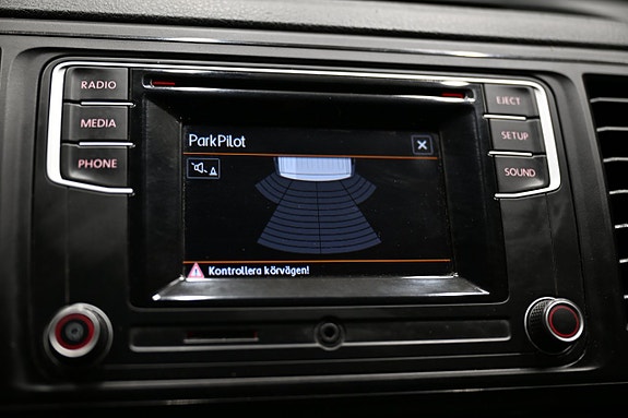 Volkswagen Caravelle 20 of 28