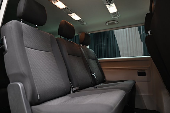 Volkswagen Caravelle 8 of 28