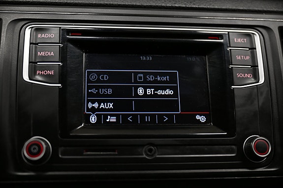 Volkswagen Caravelle 21 of 28