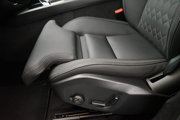 Volvo XC60 13 of 22