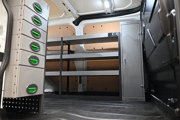 Ford Transit Custom 14 of 30
