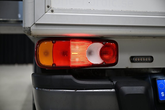Toyota HiLux 17 of 30