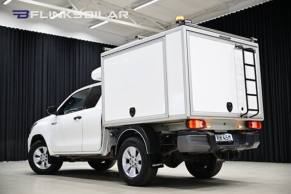 Toyota HiLux 7 of 30