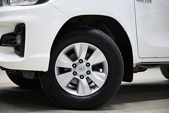 Toyota HiLux 5 of 30