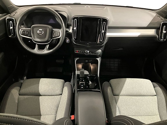 Volvo XC40 5 of 15