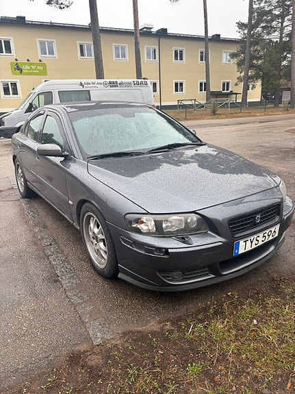 Volvo S60 7 of 10