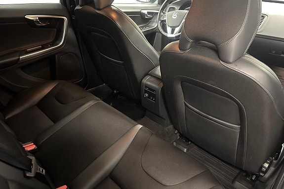 Volvo V60 11 of 19
