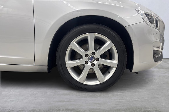 Volvo V60 14 of 19