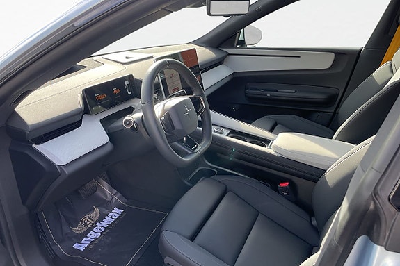 Polestar 4 11 of 15