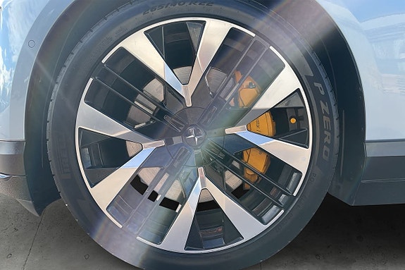 Polestar 4 6 of 15