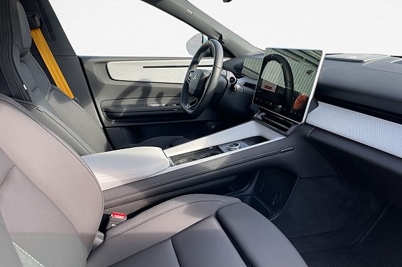 Polestar 4 14 of 15