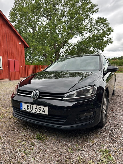 Volkswagen Golf VII 2 of 5