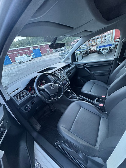 Volkswagen Caddy Maxi 6 of 9