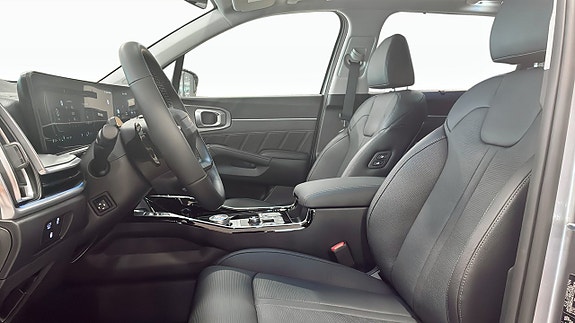 Kia Sorento 8 of 12