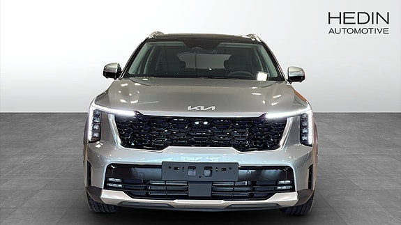 Kia Sorento 2 of 12