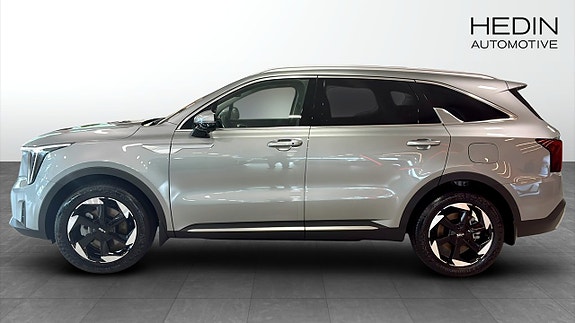 Kia Sorento 4 of 12