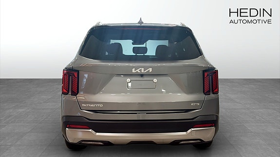 Kia Sorento 5 of 12