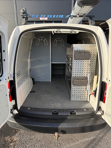 Volkswagen Caddy Maxi 4 of 7