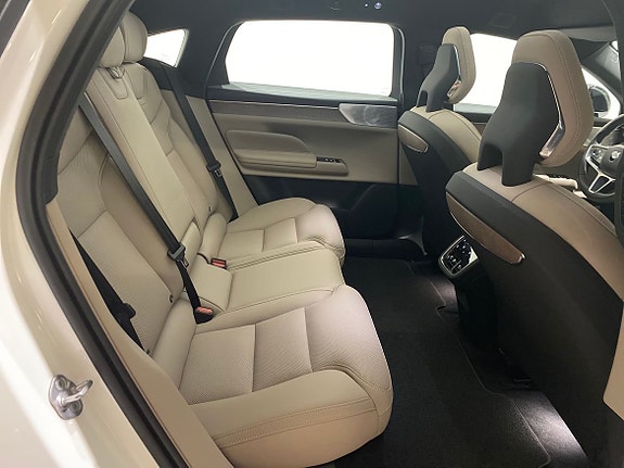 Volvo ES90 11 of 18