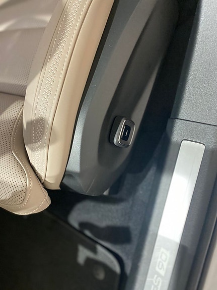 Volvo ES90 10 of 18