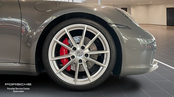 Porsche 911 Carrera S 9 of 19