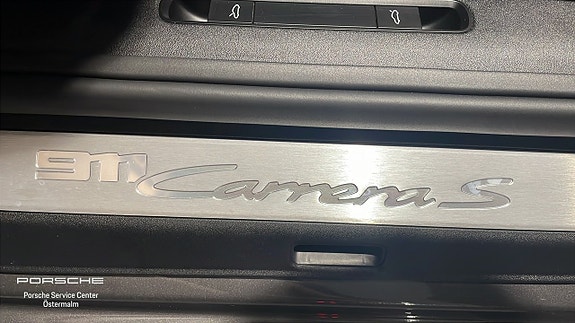 Porsche 911 Carrera S 12 of 19