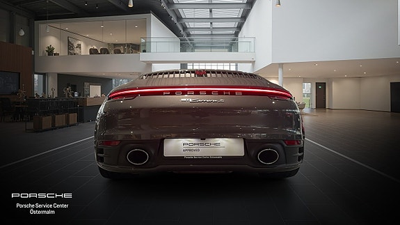 Porsche 911 Carrera S 8 of 19