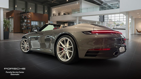 Porsche 911 Carrera S 2 of 19