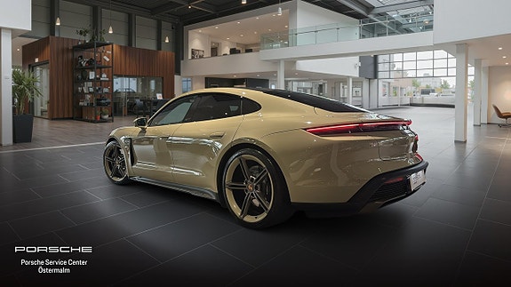 Porsche Taycan GTS 2 of 18