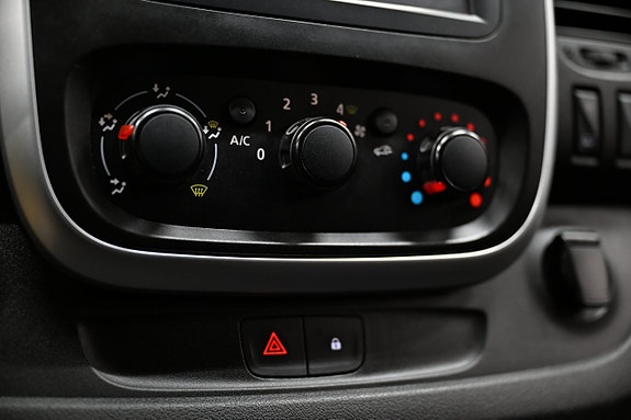Renault Trafic 23 of 30